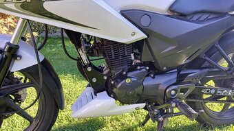 Honda CBF 125 najeto 9425 km  - 4