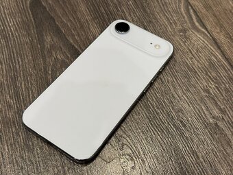 Apple iPhone Air 256GB v barvě Sky Blue - 4