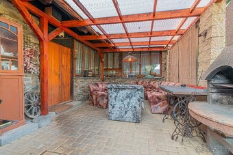 Prodej Chalupy a hospodářská usedlost s pozemky3189 m2. 1221 - 4