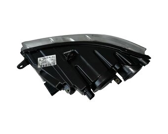 Pravý xenon světlo 3T1941016E Škoda Superb 2 r.v. 2011 - 4