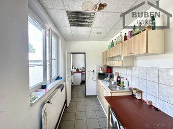 1/2 spoluvlastnického podílu areálu s administrativní budovo - 4