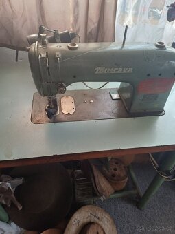 Průmyslový šicí stroj - 4