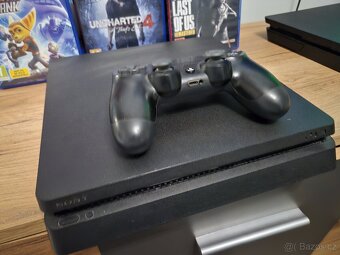 Playstation 4 slim - 4