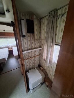 Hymer Eriba 550 + nadstrecha - 4