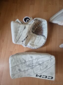 Brankaesky set CCM AXIS XF SENIOR - 4