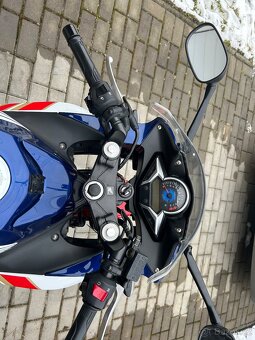 Honda CBR 250R - 4