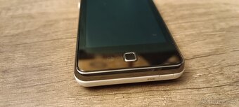 Plně funkční a zajímavý Samsung SGH-F480 - 4