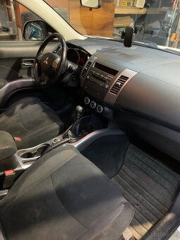 Mitsubishi Outlander 2.2 DiD - 4