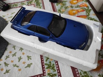 Nissan Skyline GT-R R34 1:18 autoart - 4