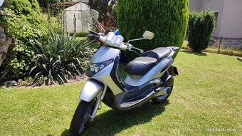 Prodám Piaggio beverly 125 - 4