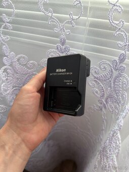 Nikon D3200 tělo + objektiv 18-55 mm + nabíječka - 4