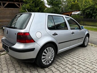 Volkswagen Golf 1.6i 16V 77kW CLIMATRONIC - 4