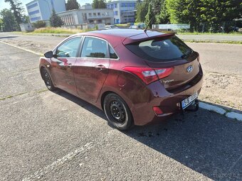 Hyundai i30 1,6 nafta - 4