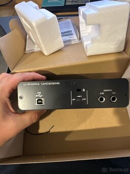 Behringer UMC22 U-Phoria USB zvuková karta - 4