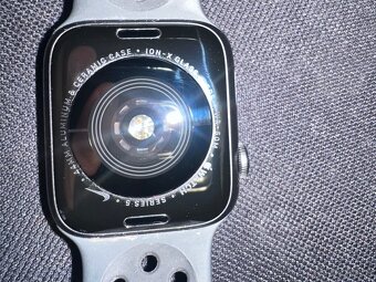 Apple Watch series 5 Nike edice 44mm - 4
