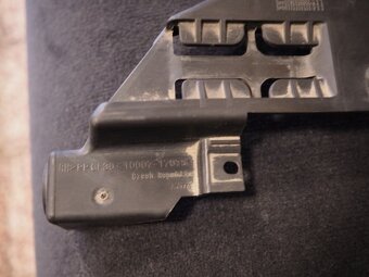 AUDI Q5 2008-2012 8R0 držáky svetlometov/bixenonov- spodní - 4