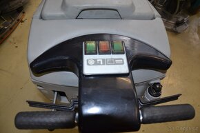 Podlahový mycí stroj Comac Abila 52 BT - 4