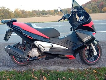 Aprilia SR Max 125 - 4