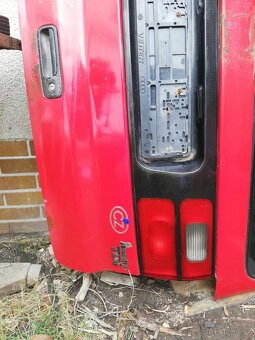 VW Sharan před facelift, zadní dveře červené - 4