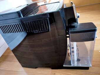 Automatický kávovar DeLonghi Cappuccino ECAM 23 - 4