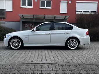 BMW Řada 3 E90 320i 110kW Sedan Navi Aut. klima Šíbr ALU R18 - 4