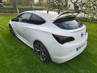 Opel Astra J OPC - 4