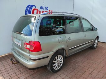 VW Sharan 1.9 TDi 96 kW 7 MÍST 2006 DIGI KLIMA VÝHŘEVY XENON - 4