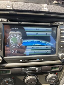 Prodám autorádio ISUDAR pro VW nebo Škoda - 4