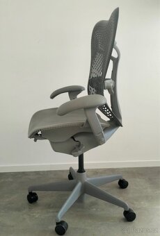 Kancelářská židle Herman Miller Mirra - 4