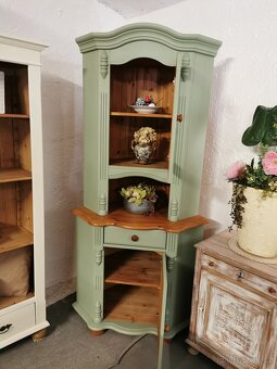 Rohová vitrína Cottage Green Maxi. - 4