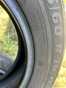 Zimni sadu pneu Semperit 205/60 R16, 6,3mm - 4