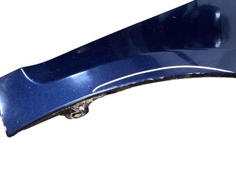 Pravý blatník tmavě modrá metalíza LH5X VW Golf 6 Plus 2014 - 4