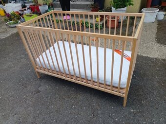 Dětská postýlka včetně příslušenství. - 4