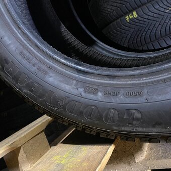 Zimní pneu 225/55 R17 101T Goodyear 8mm - 4