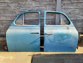 dveře škoda 1202 - 4