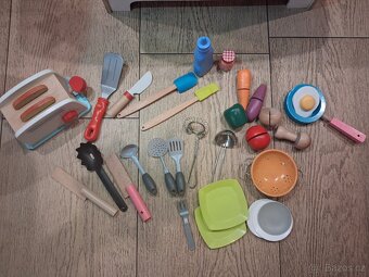 Dřevěná kuchyňka vč. příslušenství - 4