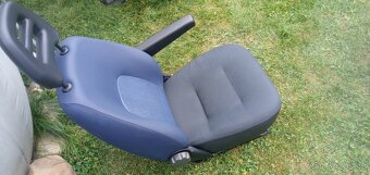 Prodám kapitanskou sedačku s loketní opěrkou do Ducata 2002- - 4