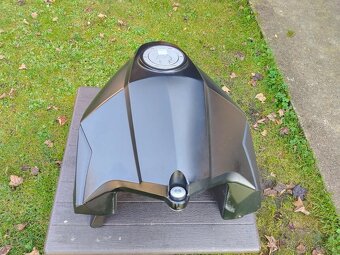 KTM 990 SUPERDUKE NÁDRŽ - 4