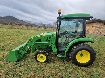 Zánovní traktor John Deere 3046R včetně čelního nakladače. - 4