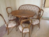 Prodám starožitnou sedací soupravu, sofa, 4 židle, stůl - 4