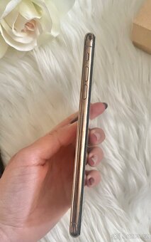 iPhone Xs Max 64 GB Zlatá - 4