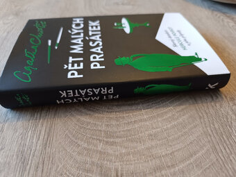 Agatha Christie – Pět malých prasátek (2025), jako nová - 4