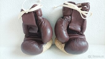 Staré kožené boxerské rukavice - 4