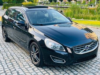 Volvo V60 2.4 D5 151KW AUTOMAT KAMERA VÝHŘEV TAŽNÉ - 4