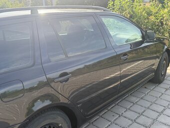 Škoda oktavia 1:6 77kw 2009 rok ma najeto 220000 - 4