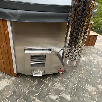 Koupací sud s hydromasážním a aeromasážním systémem - 4