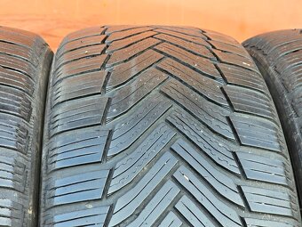Zimní Michelin 225/50/17 - 4