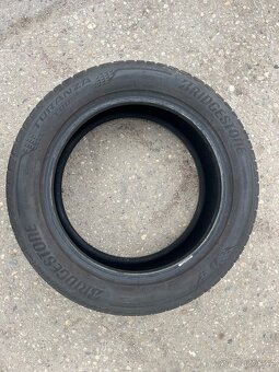 Pneu 215/55/17 - 4