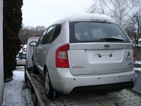Kia Carens - 4