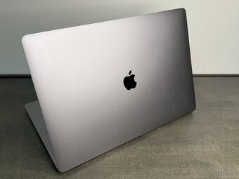 MacBook Pro 16'' 2019 / i7 / 16GB / 512GB SSD - DPH - 4